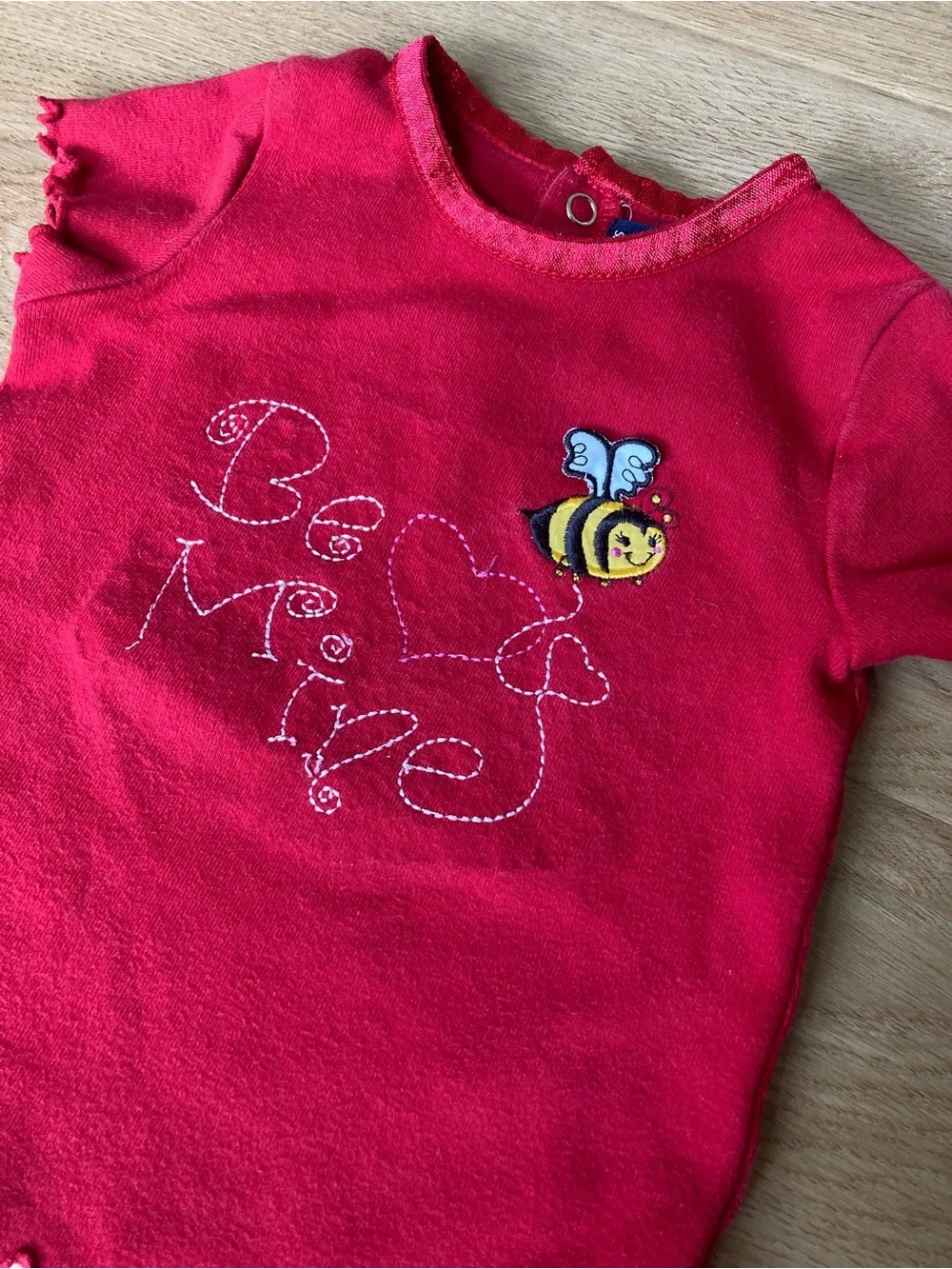 The Children's Place Red 'Be Mine' Bee Appliqué Short Sleeve Tee